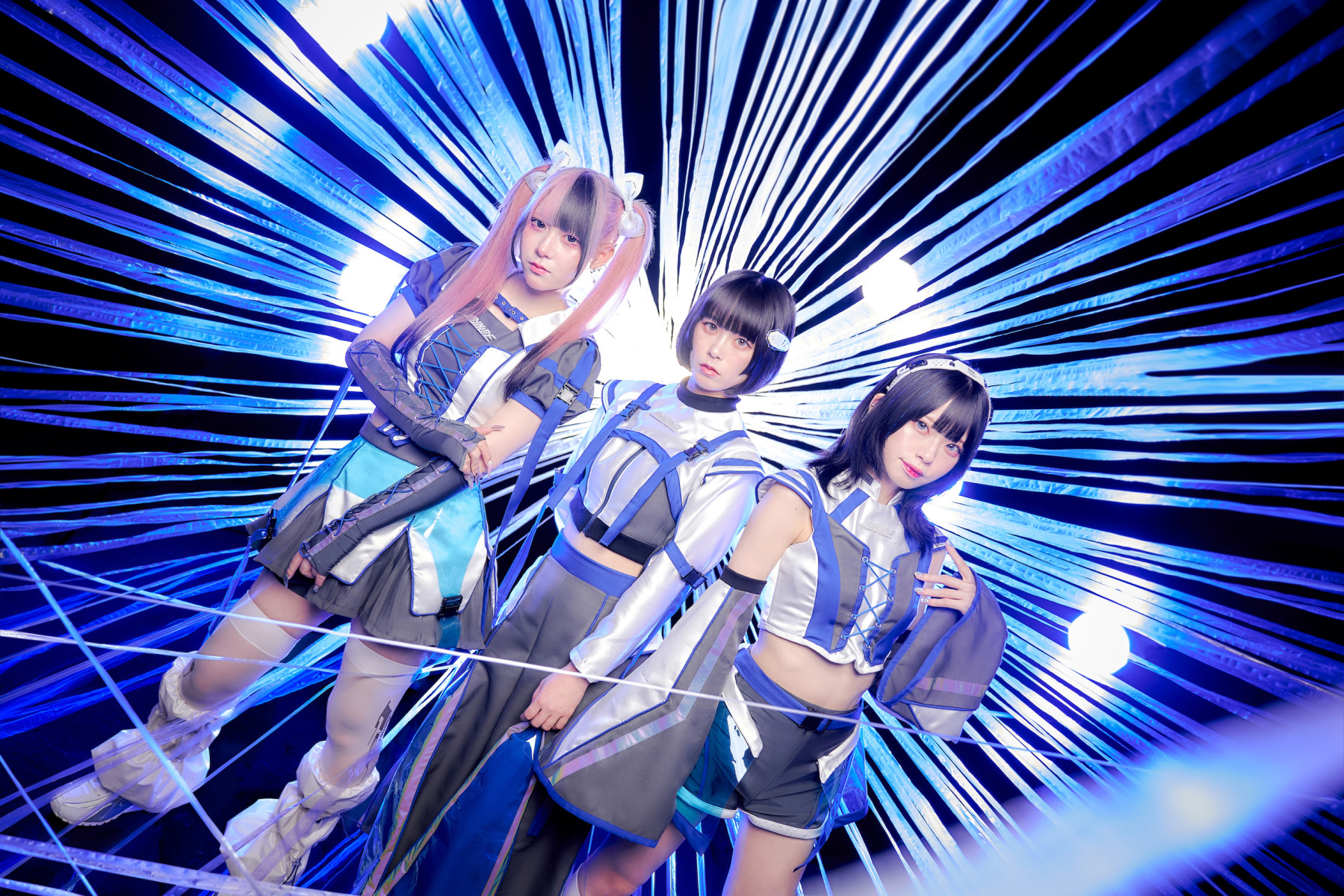 .LiNIXLiNE Visual 1
